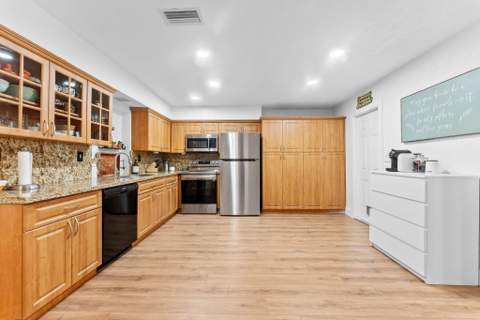 7100 NW 92nd Avenue, Tamarac FL - photo 7 of 30