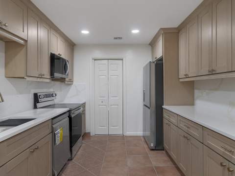 371 W 34th Street, Riviera Beach FL - photo 6 of 27