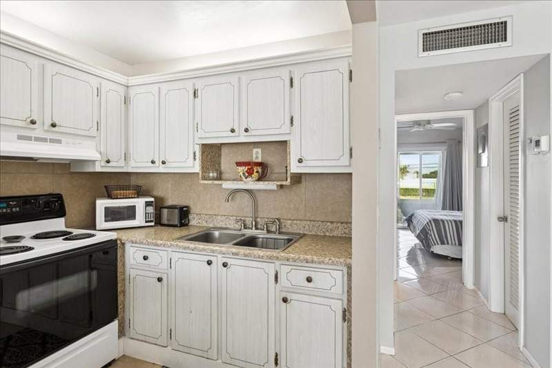 1 bedroom Condominium at 95 North Boulevard #2b, High Point, Boynton Beach — photo 5