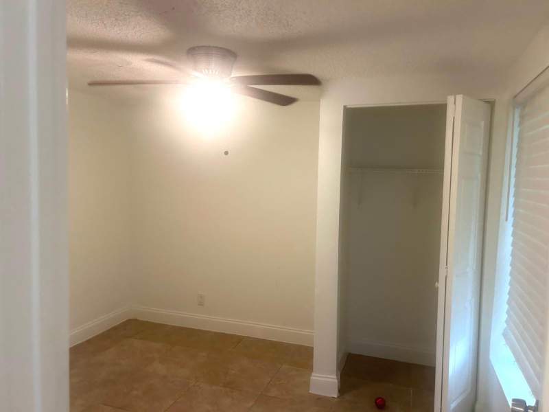 5 bedroom Single Family Residence at 1067 Iroquois Avenue, Melrose Park Section 3, Fort Lauderdale — photo 5