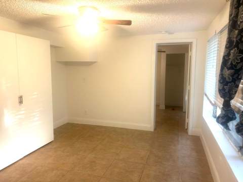 1067 Iroquois Avenue, Fort Lauderdale FL - photo 10 of 20