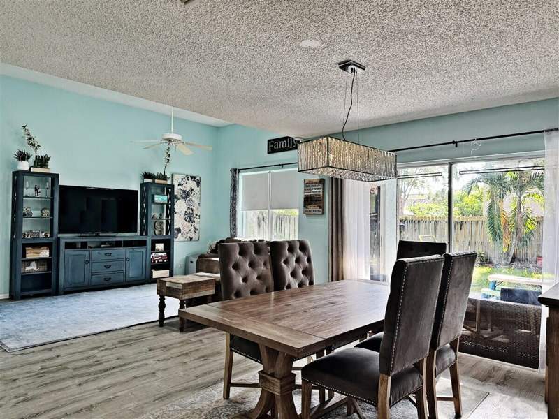 4 bedroom Single Family Residence at 1020 NW 107th Avenue, Bridgewater At Plantation, Plantation — photo 5