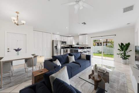 6196 Azalea Circle, West Palm Beach FL - photo 9 of 39
