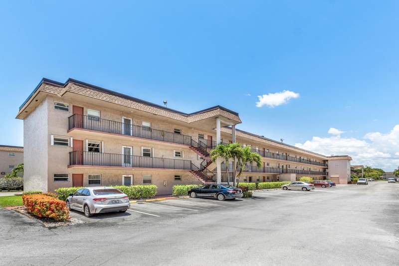 2 bedroom Condominium at 721 Lori Drive #208, Lakeside Village Condo 8, Palm Springs — photo 4