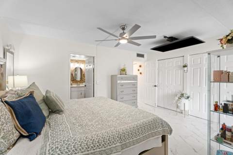 200 Village Green Circle #206, Palm Springs FL - photo 14 of 24