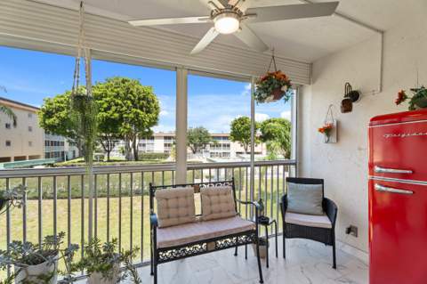 200 Village Green Circle #206, Palm Springs FL - photo 17 of 24