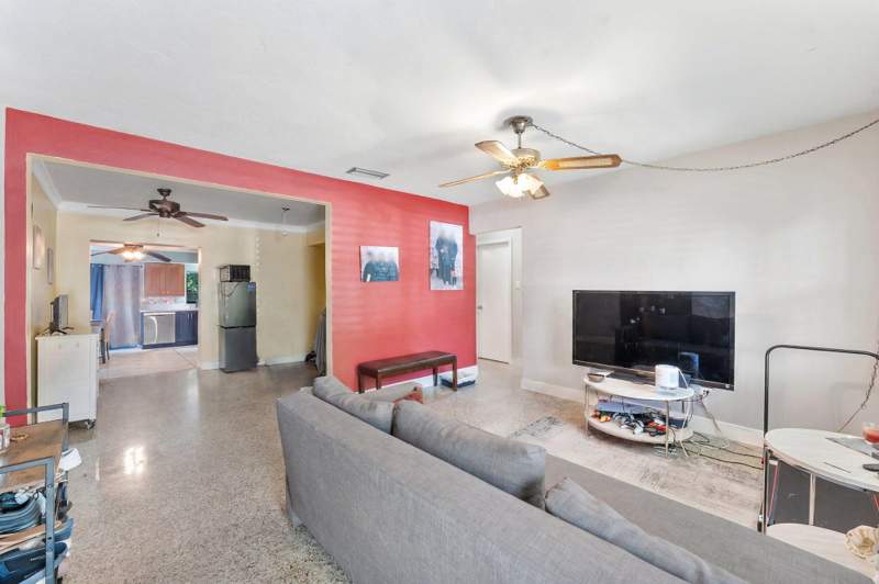 2 bedroom Single Family Residence at 1326 SW 23rd Avenue, Holland Sub No 2, Fort Lauderdale — photo 3