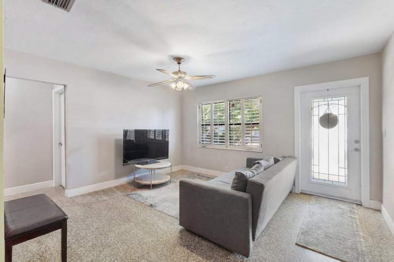 2 bedroom Single Family Residence at 1326 SW 23rd Avenue, Holland Sub No 2, Fort Lauderdale — photo 4