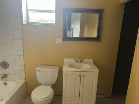 1226 NW 23rd Terrace, Fort Lauderdale FL - photo 6 of 10