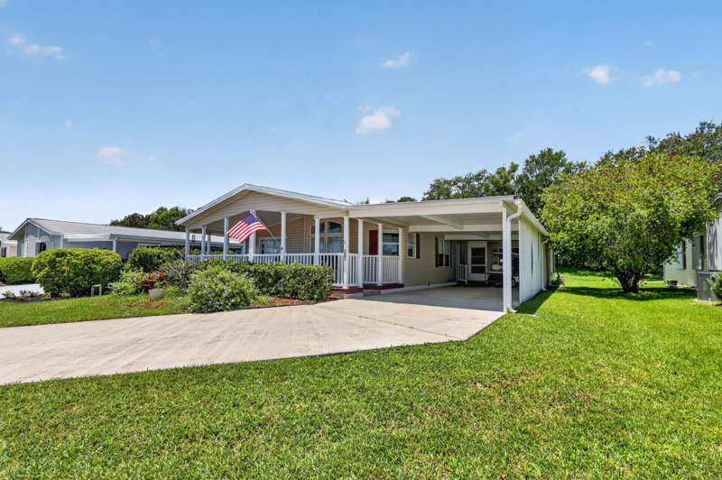 2 bedroom Manufactured Home at 8004 Long Drive, The Links At Savanna Club, 1st Replat, Port St. Lucie — photo 4