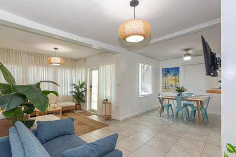 305 N Lakeside Drive, Lake Worth Beach FL - photo 9 of 30