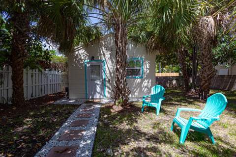 305 N Lakeside Drive, Lake Worth Beach FL - photo 7 of 30