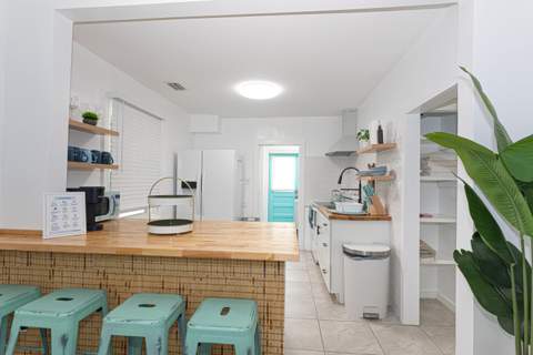 305 N Lakeside Drive, Lake Worth Beach FL - photo 22 of 30