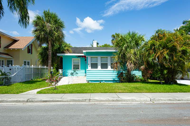 3 bedroom Single Family Residence at 305 N Lakeside Drive, Lake Worth Town Of, Lake Worth Beach — photo 2