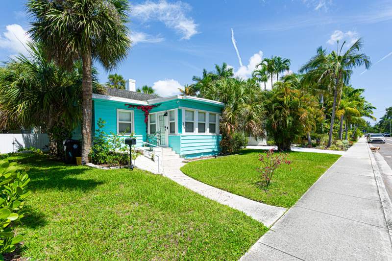 3 bedroom Single Family Residence at 305 N Lakeside Drive, Lake Worth Town Of, Lake Worth Beach — photo 4