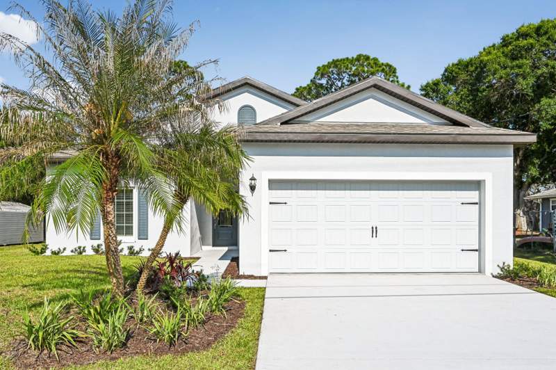 3 bedroom Single Family Residence at 6010 Hickory Drive, Indian River Estates Unit 8, Fort Pierce — photo 4