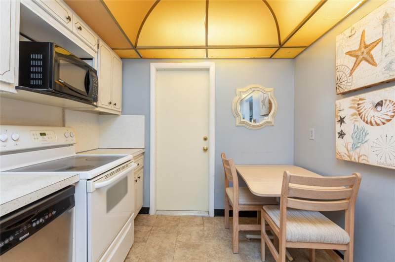 2 bedroom Condominium at 2731 NE 14th St Causeway #121, Sea Haven, Garden Aire Village, Pompano Beach — photo 2
