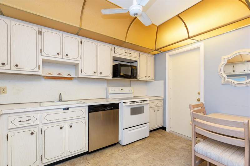 2 bedroom Condominium at 2731 NE 14th St Causeway #121, Sea Haven, Garden Aire Village, Pompano Beach — photo 4