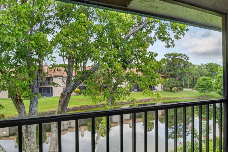 3 bedroom Condominium at 907 Harbour Pointe Way, Harbour Pointe At River Bridge Condo, Greenacres — photo 3