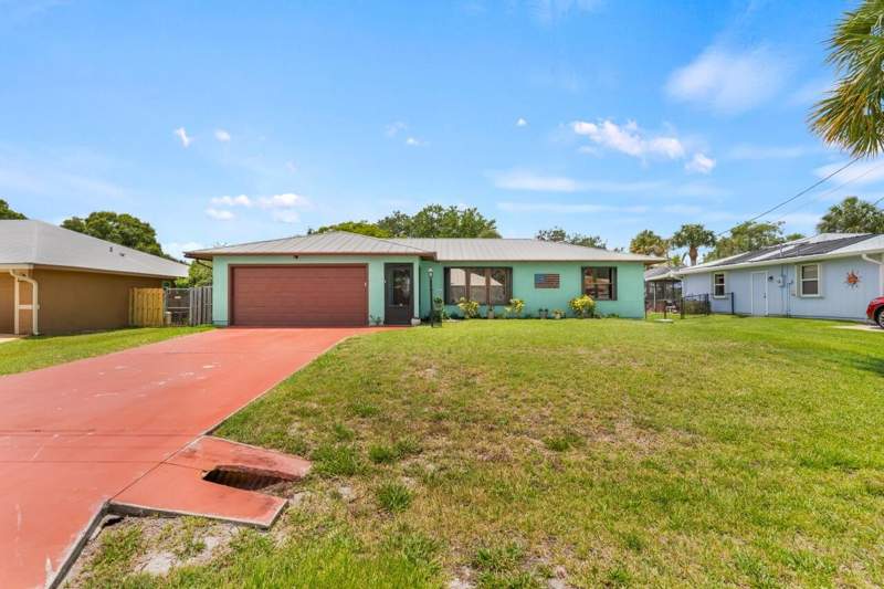 3 bedroom Single Family Residence at 1636 NE Darlich Avenue, Corona Del Rio, Jensen Beach — photo 3