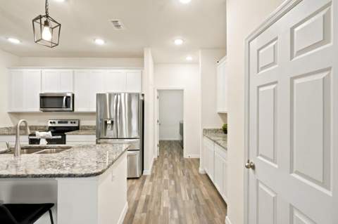 201 SW North Wakefield Circle, Port St. Lucie FL - photo 9 of 44