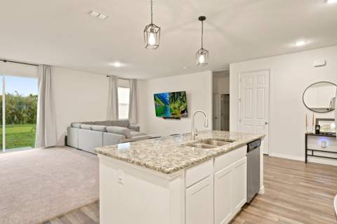 201 SW North Wakefield Circle, Port St. Lucie FL - photo 13 of 44