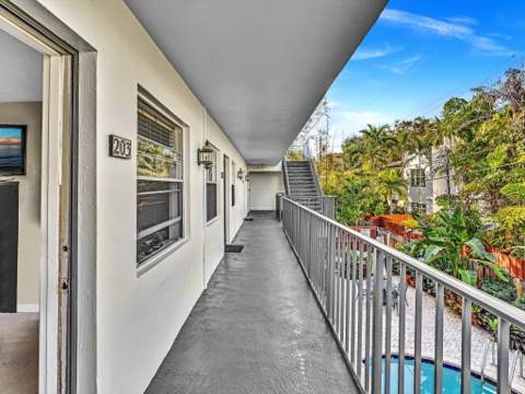 215 NE 16th Avenue #203, Fort Lauderdale FL - photo 6 of 40