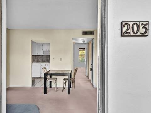 215 NE 16th Avenue #203, Fort Lauderdale FL - photo 11 of 40