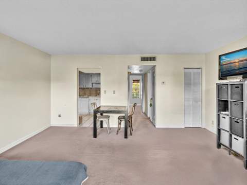 215 NE 16th Avenue #203, Fort Lauderdale FL - photo 12 of 40