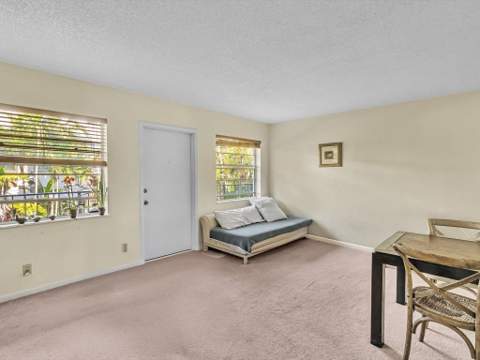 215 NE 16th Avenue #203, Fort Lauderdale FL - photo 13 of 40