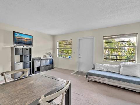 215 NE 16th Avenue #203, Fort Lauderdale FL - photo 15 of 40