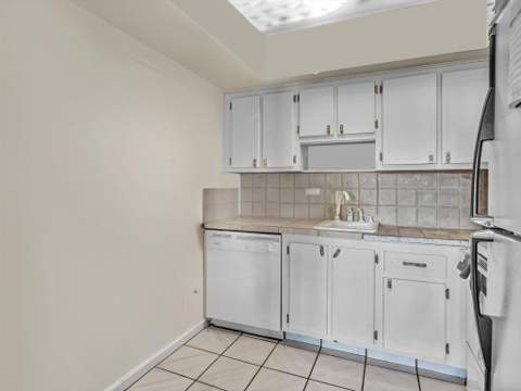 215 NE 16th Avenue #203, Fort Lauderdale FL - photo 17 of 40