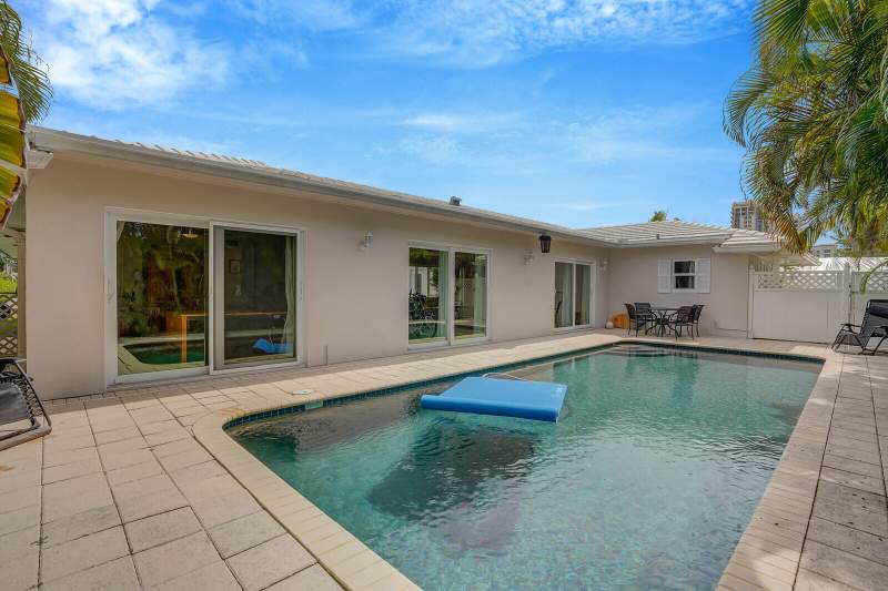4 bedroom Single Family Residence at 1211 Bimini Lane, Palm Beach Isles 1, Riviera Beach — photo 2