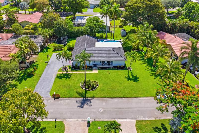 4 bedroom Single Family Residence at 2651 NW 107th Avenue, Coral Springs Country Club, Coral Springs — photo 4