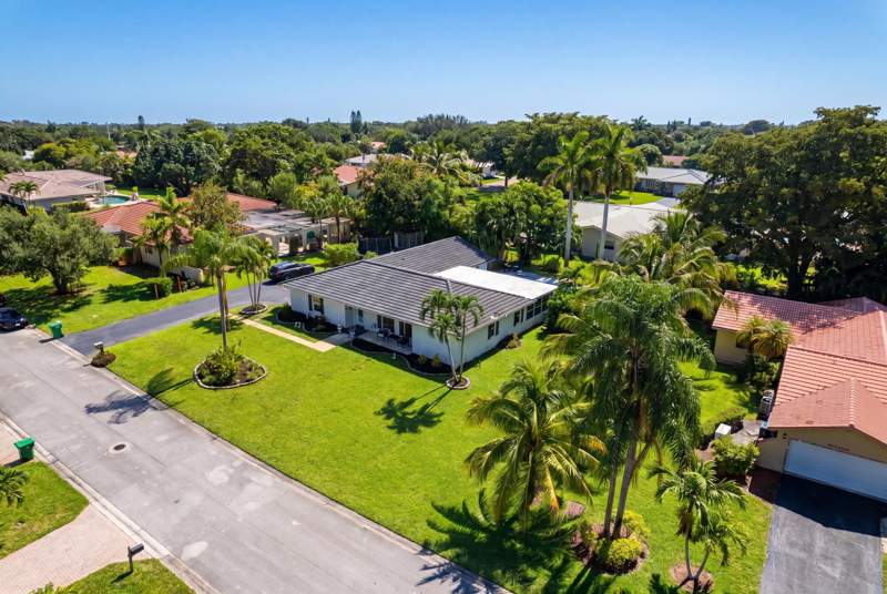 4 bedroom Single Family Residence at 2651 NW 107th Avenue, Coral Springs Country Club, Coral Springs — photo 5