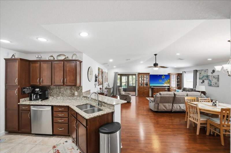 3 bedroom Single Family Residence at 130 Mediterranean Boulevard, Spanish Lakes One Leasehold Estates, Port St. Lucie — photo 4