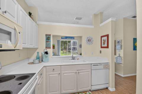 3162 Via Poinciana #6, Lake Worth FL - photo 13 of 45