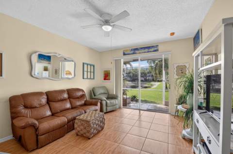 3162 Via Poinciana #6, Lake Worth FL - photo 17 of 45