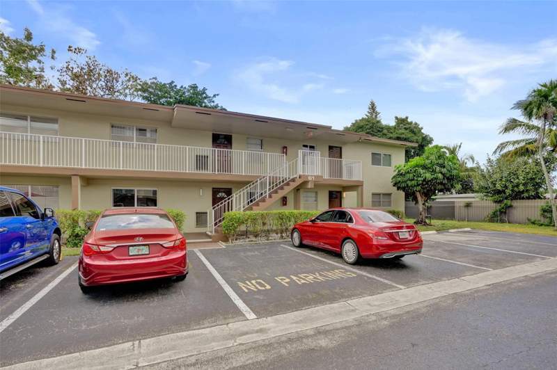 2 bedroom Condominium at 651 NW 80th Terrace #207, Oriole Gardens Two 61 Condo, Margate — photo 3
