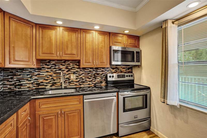 2 bedroom Condominium at 651 NW 80th Terrace #207, Oriole Gardens Two 61 Condo, Margate — photo 5