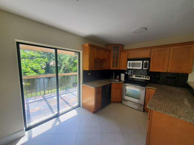 3 bedroom Condominium at 12 Wimbledon Lakes Drive #250, Wimbledon At Jacaranda Condo, Plantation — photo 4