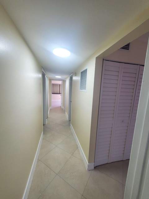 12 Wimbledon Lakes Drive #250, Plantation FL - photo 8 of 23