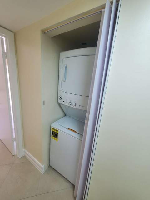 12 Wimbledon Lakes Drive #250, Plantation FL - photo 9 of 23