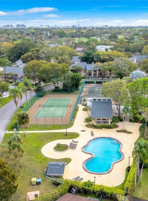 12 Wimbledon Lakes Drive #250, Plantation FL - photo 20 of 23