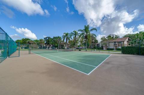 12 Wimbledon Lakes Drive #250, Plantation FL - photo 21 of 23