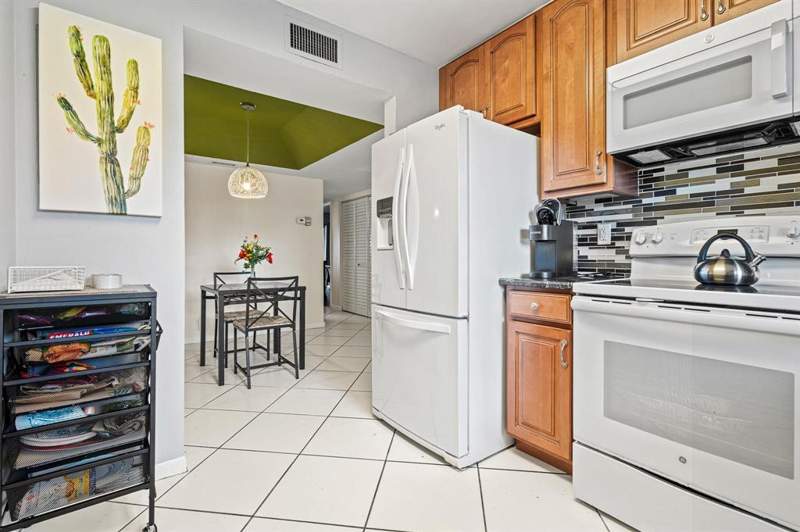 2 bedroom Condominium at 7442 Ashmont Circle #203, Ashmont Condominium E, Tamarac — photo 5