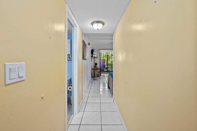 1 bedroom Condominium at 7401 NW 16th Street #102, Plantation Forest Condo, Plantation — photo 4
