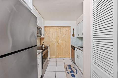 7401 NW 16th Street #102, Plantation FL - photo 7 of 36