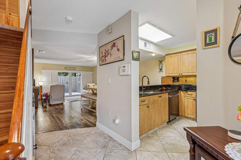 2 bedroom Townhouse at 1330 NW 123rd Avenue, Pembroke Lakes Section Seven, Pembroke Pines — photo 3