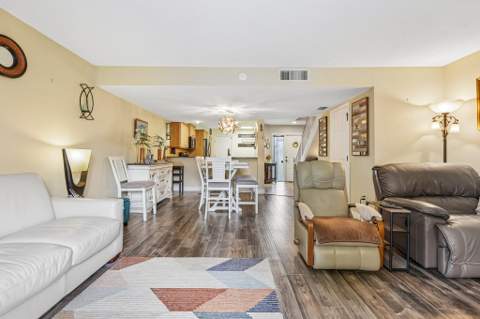 1330 NW 123rd Avenue, Pembroke Pines FL - photo 8 of 50